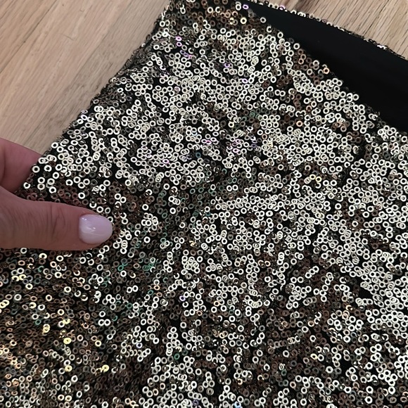 Black and Gold Sequin Shorts high rise - Picture 3 of 5